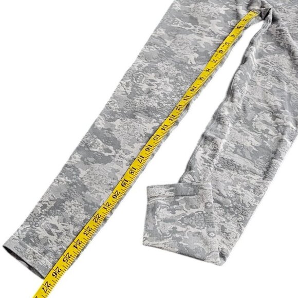 Womens Best Camo Seamless Leggings, High Waist, Ribbed Waistband, Size M - Picture 6 of 8
